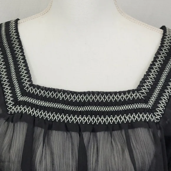 Mudd short sleeve semi sheer flower blouse - Picture 5 of 7